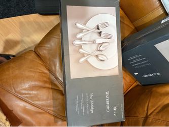 Flatware set for eight