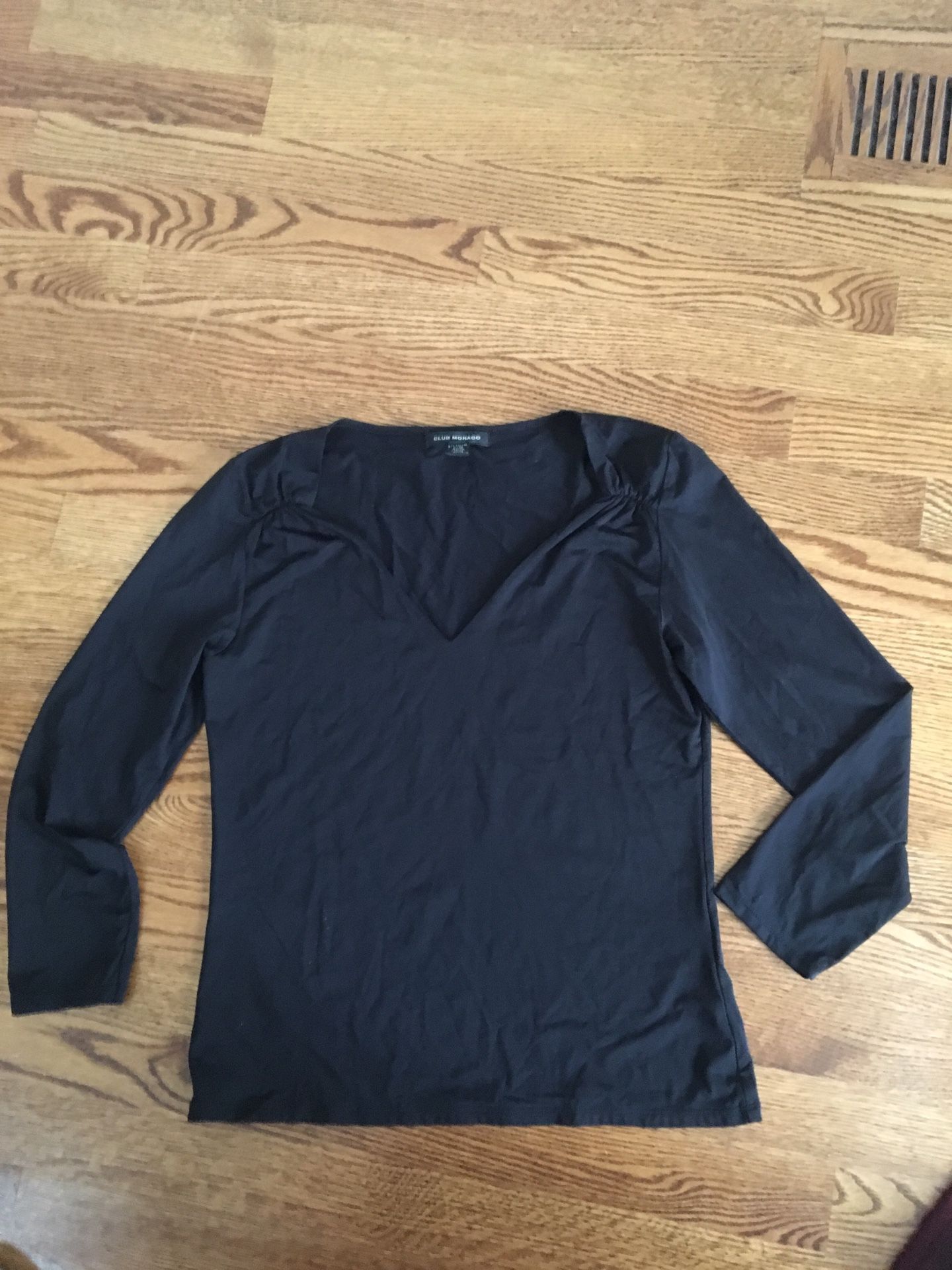 Club Monaco size medium. $7