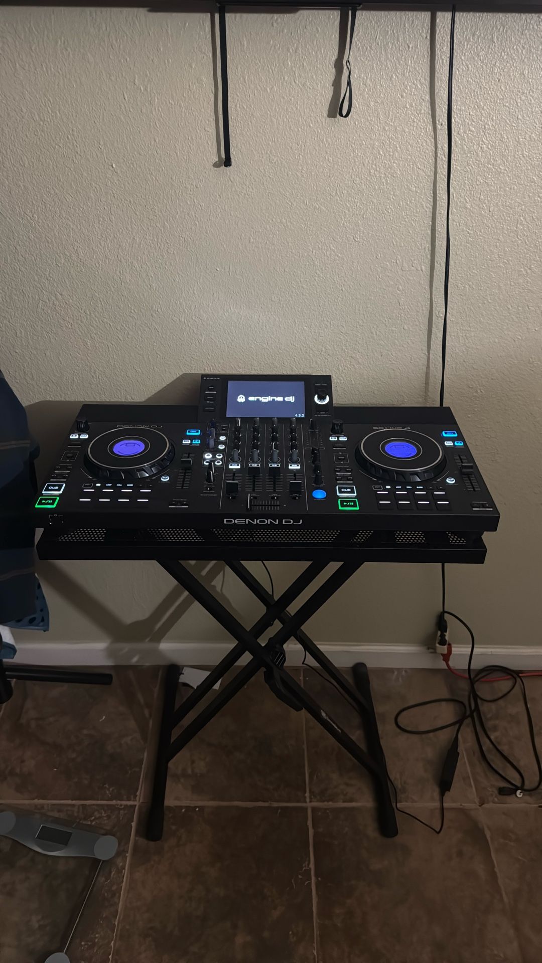 Denon Dj SC Live 4 With Stand