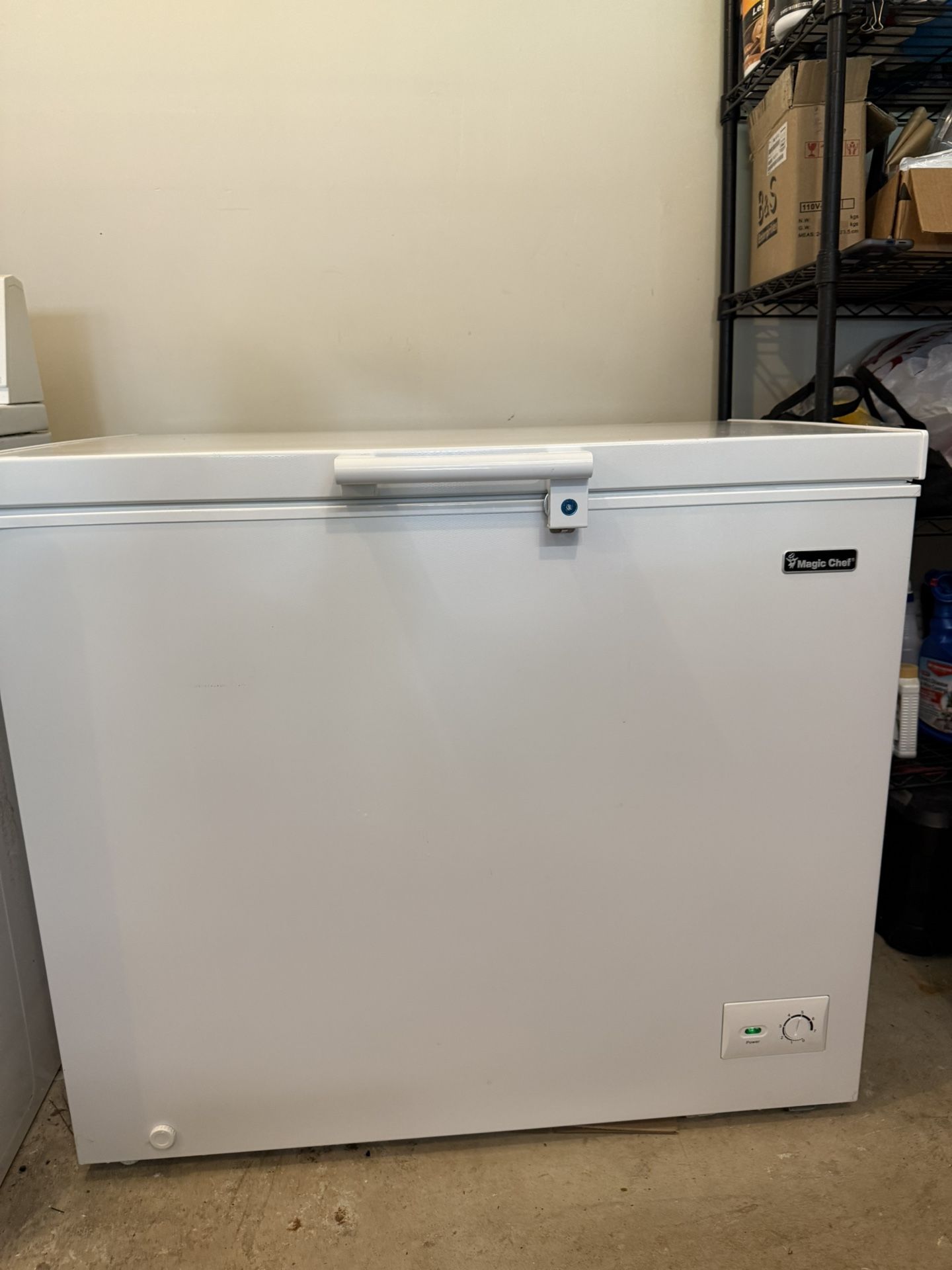 8.7 cu ft Magic Chef Deep Freezer