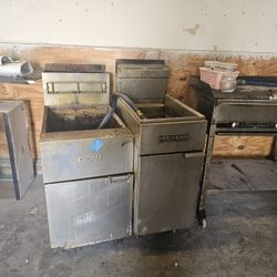 Commercial Deep Fryer  And Stove +salad Bar