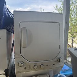 GE STACKED WASHER DRYER 