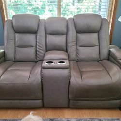 Reclining Loveseat. No Rips Or Holes. PENDING