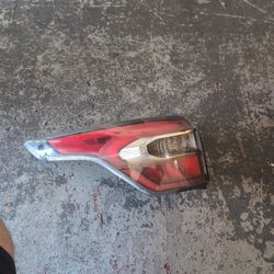 Driver Side Outer Taillight (NOT WORKING BREAKLIGHT)