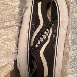 OLD SKOOL VANS SIZE 8.5
