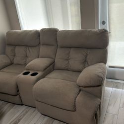 Dual Electric Recliner With Center Console And Cup Holders 