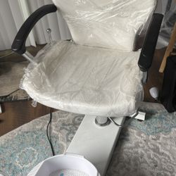 Stylist Chair with Foot Massager And Rest