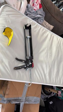 Husky caulking gun