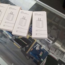 Quick Charger 20watt With Type C To  Lighting 