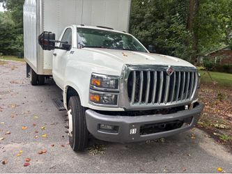 Box truck