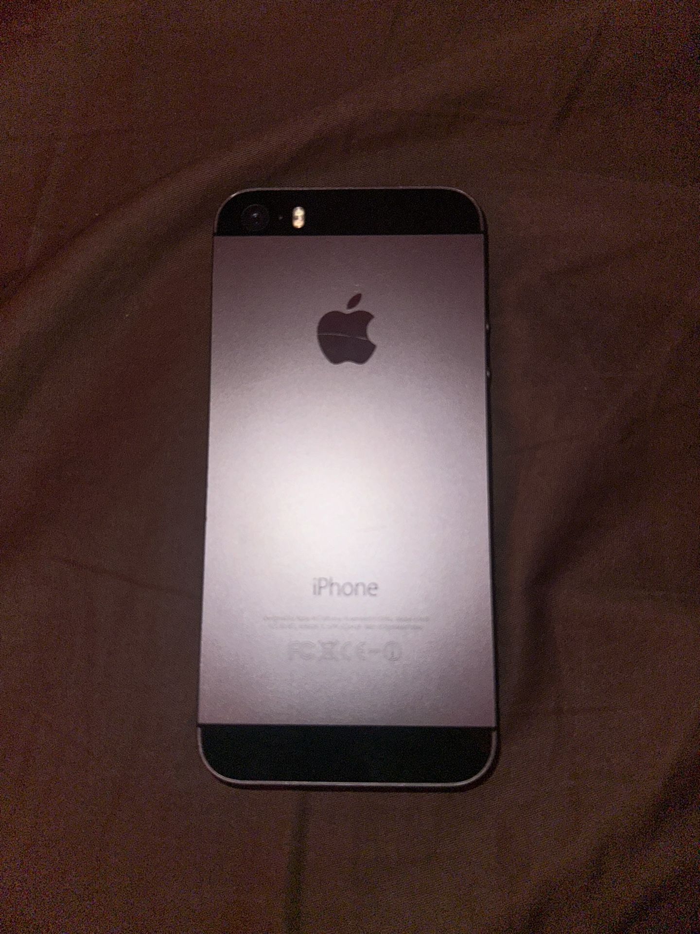 iPhone 5s - Space Gray. Parts/Salvage 