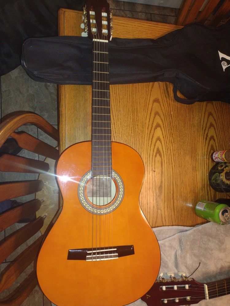 Valencia 1972 Youth Beginner Guitar