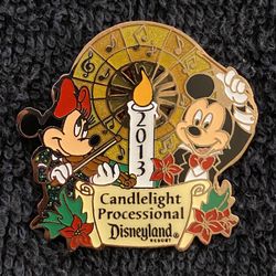 Disney Pin #574, LE 2500, “2013 Candlelight Processional Disneyland Resort” Mickey & Minnie Mouse