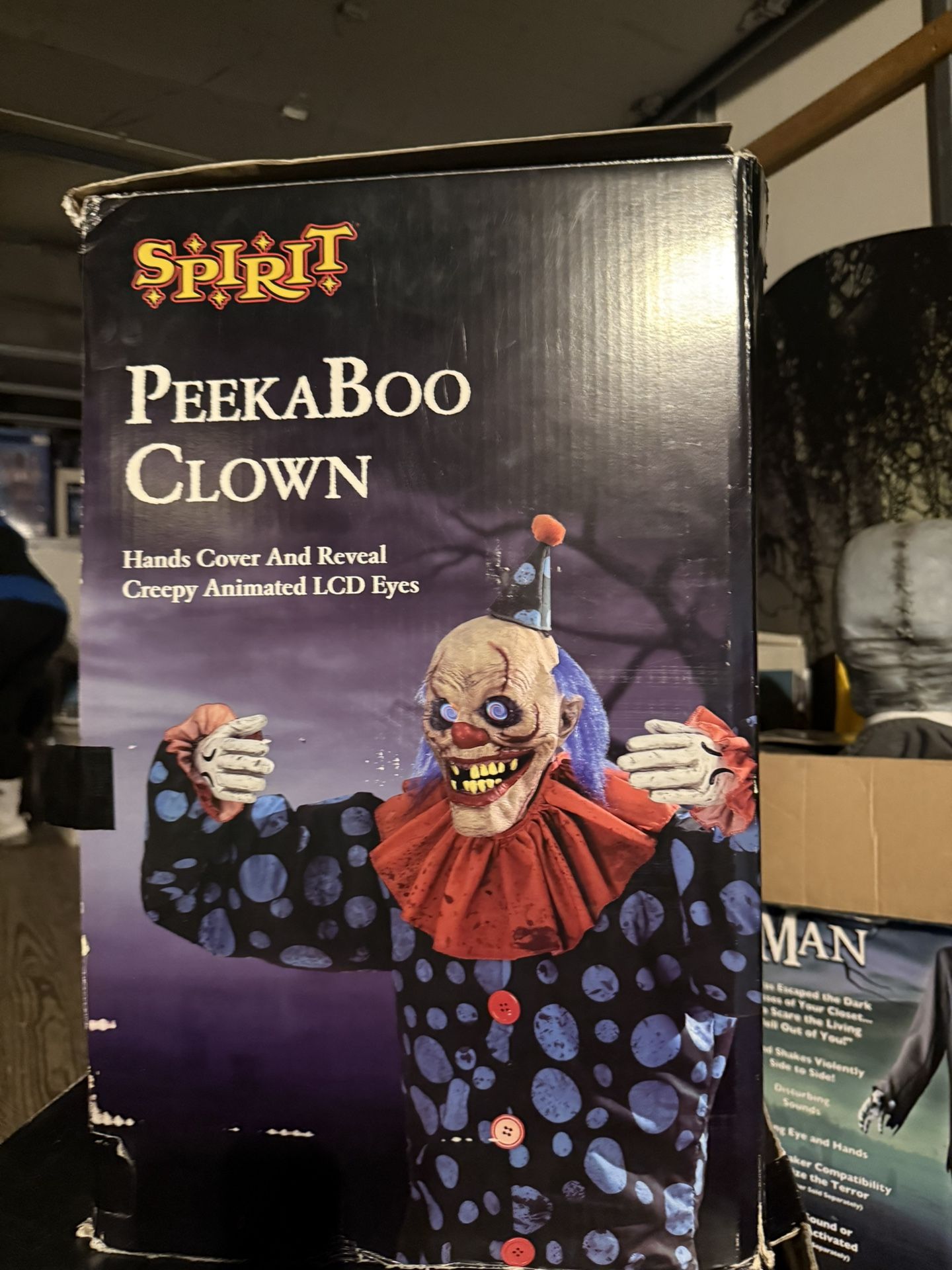 Halloween Peekaboo Clown Animatronic