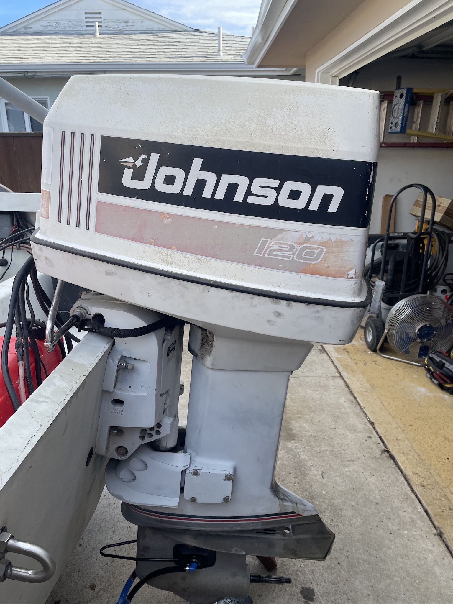 Johnson 140HP V4 2-Stroke