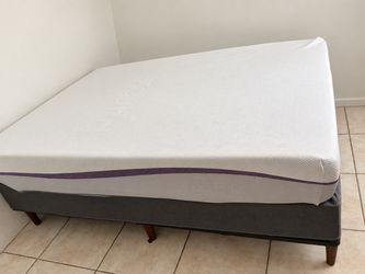 Purple Full Size Mattress – Excellent Condition