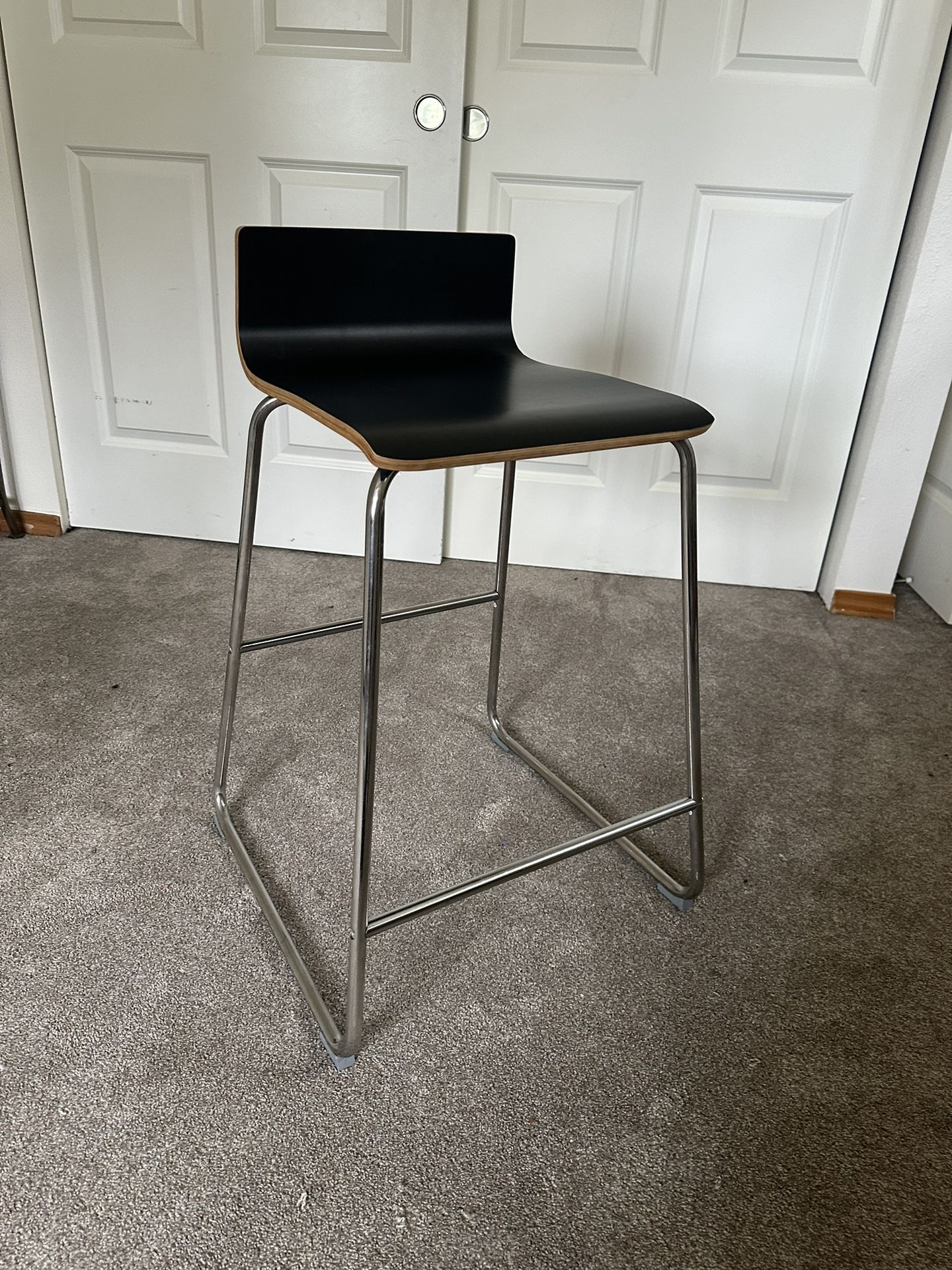 Stool/Small chair