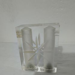 VINTAGE LUCITE SALT AND PEPPER SHAKER 2.2"×1.7" ×.8" - V41