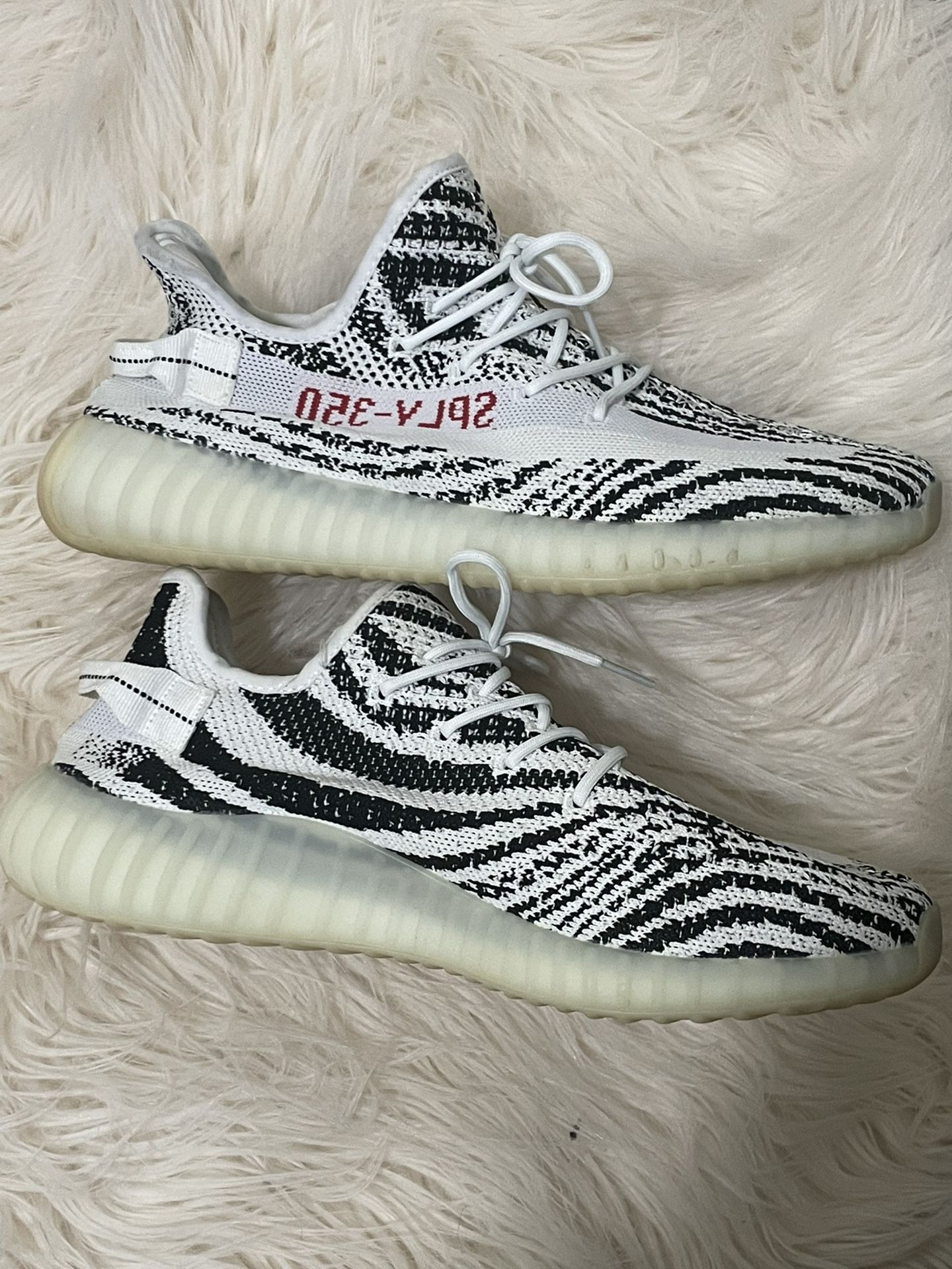 YEEZY BOOST 350 V2 - Zebra