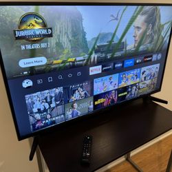 Insignia™ - 43" Class F30 Series LED 4K UHD Smart Fire TV