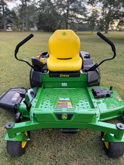 John Deere Z325E Zero Turn Lawn Mower
