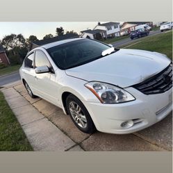 2012 Nissian Altima 