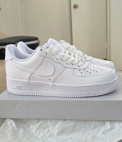 WHITE NIKE AIR FORCE 1