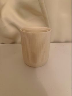 makeup brush holder