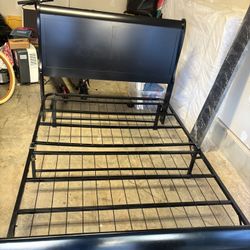 Queen Size Wooden And Metal Bed Frame 