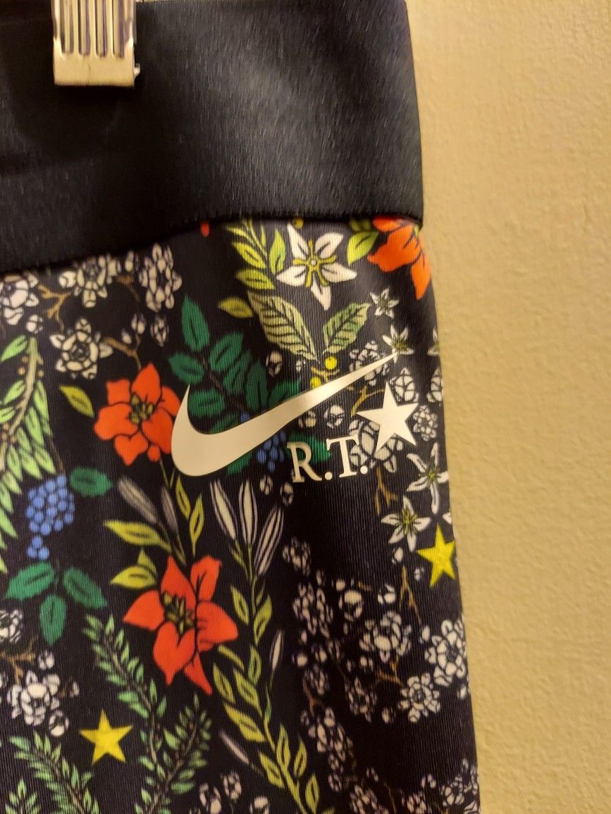 Nike floral clothing cheap