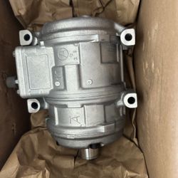 OEM TOYOTA Remanufactured Air Conditioning Compressor