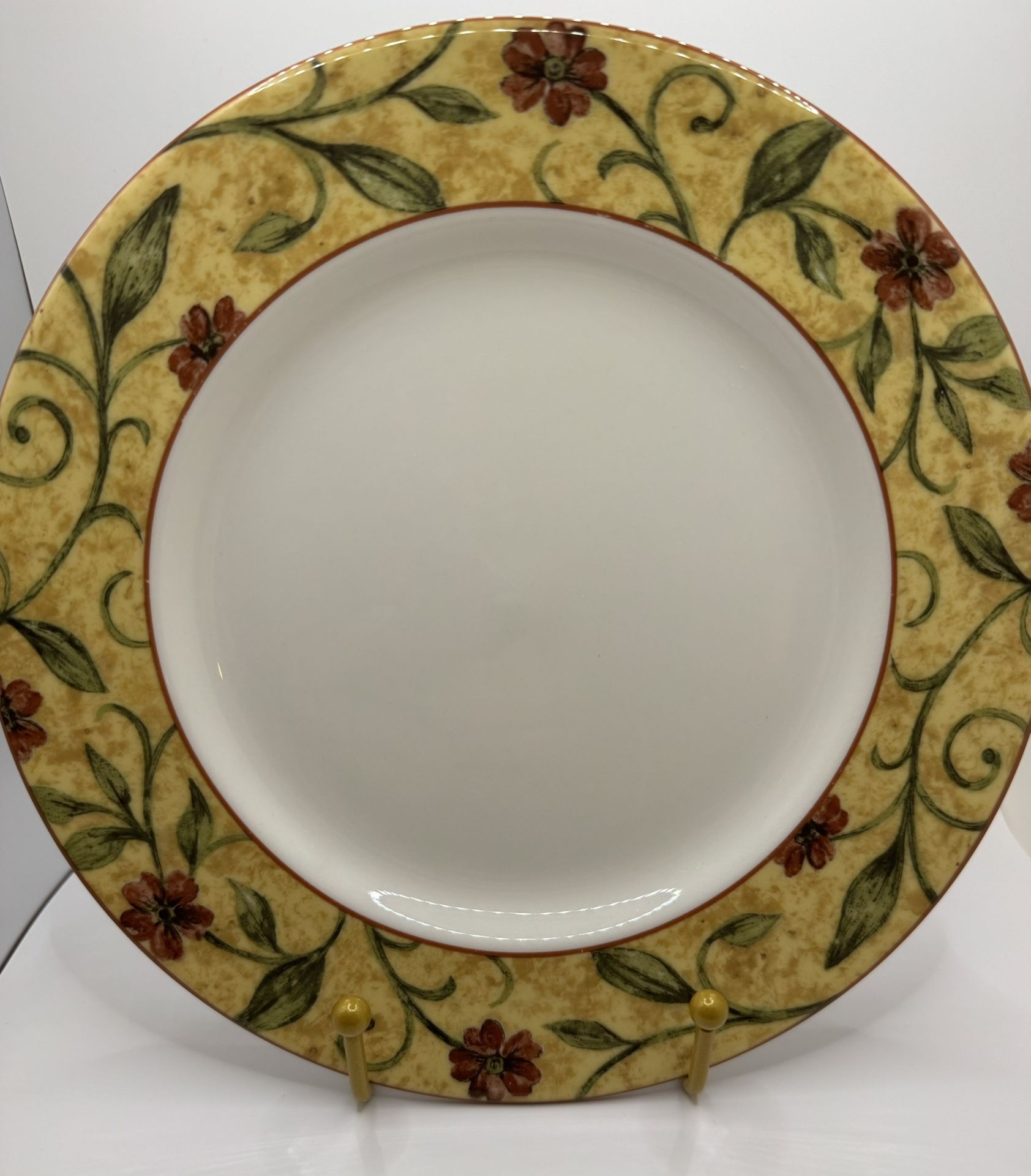 Royal Doulton plates set of 4 - 1996 Everyday Cinnabar 9" Salad Plates.