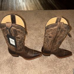 New Shyanne Women’s Cowboy Boots Size 5 - Damage On Toe 