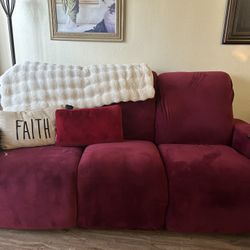 Selling my 2 recliner Couch 