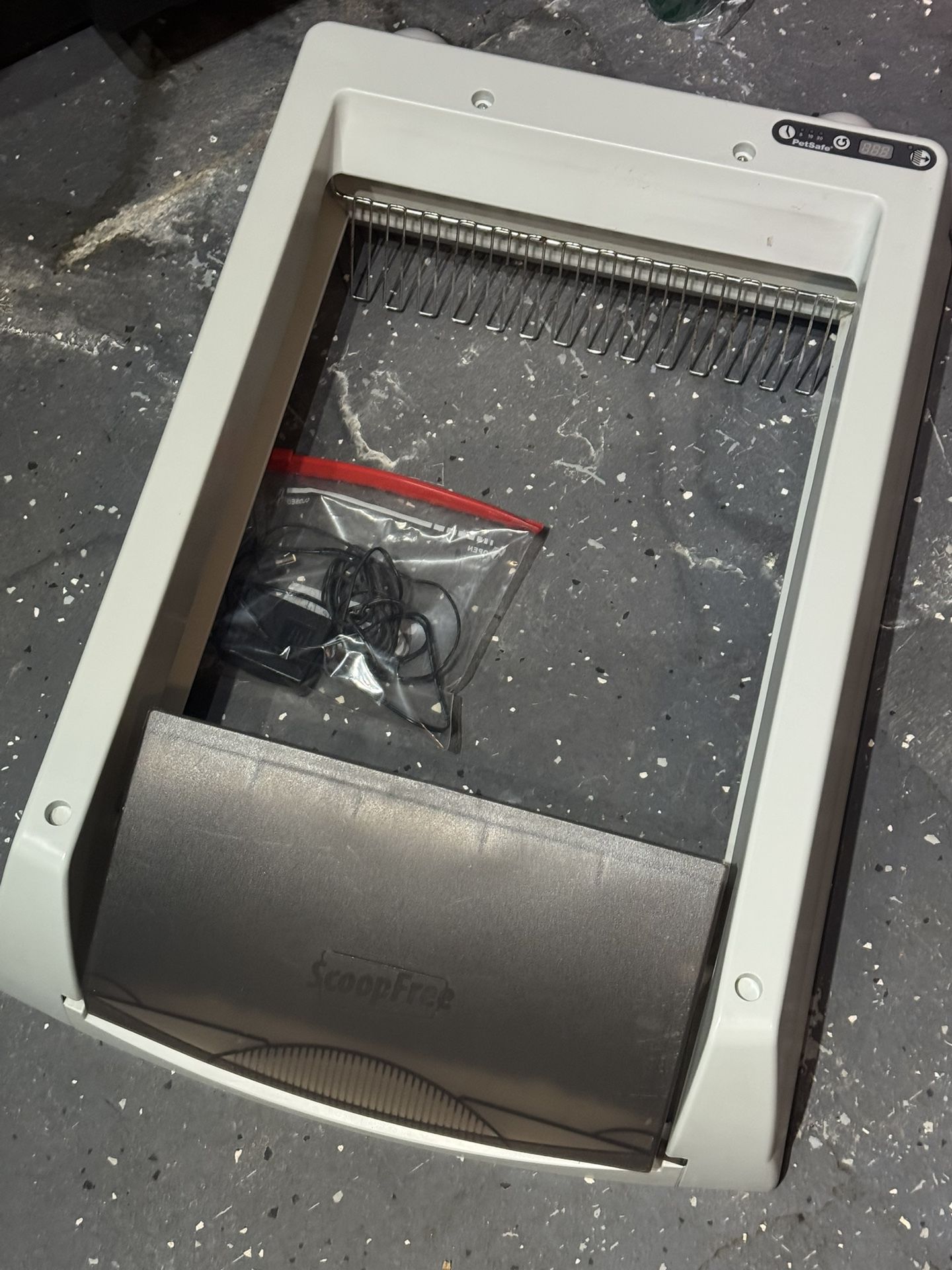 Cat litter Box (automatic) petsafe