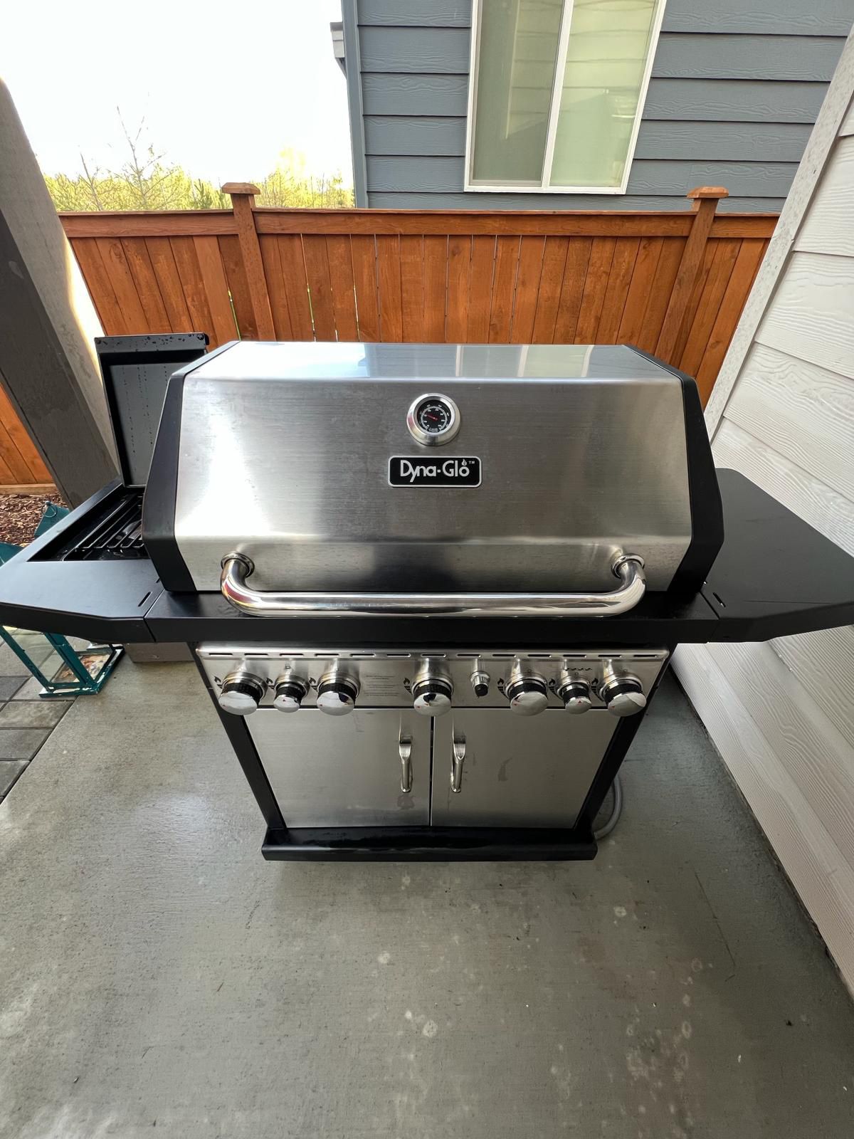 Dyna-Glo Black & Stainless Premium Grills, 5 Burner, Natural Gas(NOT PROPANE)