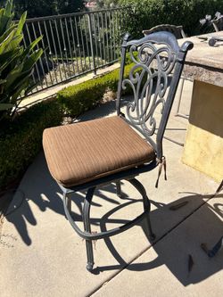 Outdoor bar stools