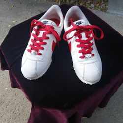 Nike (Cortez) 
