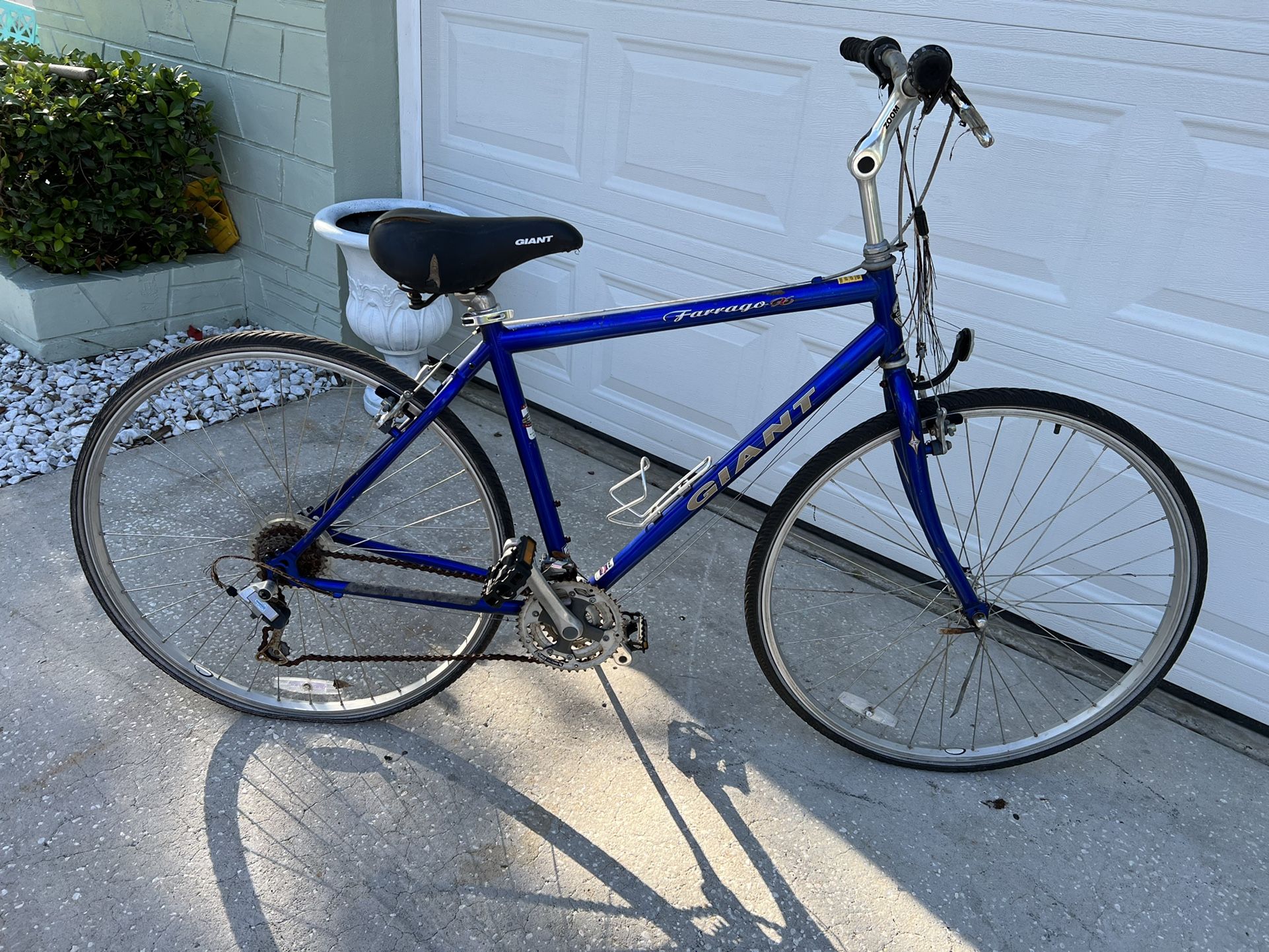 Giant Farrago x 700c Bike Needs new Cables & Front Tube