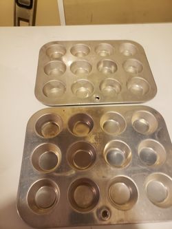 Minny Muffin  or Cupcake Pans 