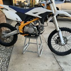 125cc Dirt Bike 