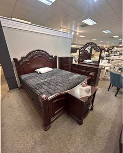 King bedroom wooded set heavy