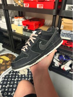Nike SB Dunk Low Gnarhunters SIZE 7 GENTLY USED