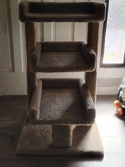 Cat tree scratching posts   size