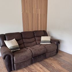 Comfy 3-Seater Power Recliner Sofa for Sale!