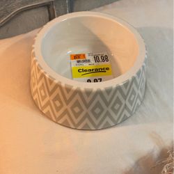 Medium pet bowl