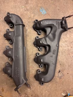 GM (contact info removed)/(contact info removed) exhaust manifold set