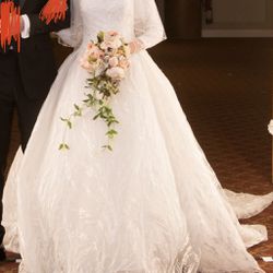 Selling Zuhair Murad-style Wedding Dress