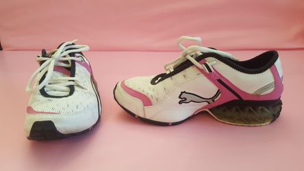 Puma women's sneaker size 6