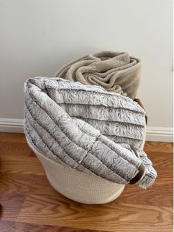 2 blankets